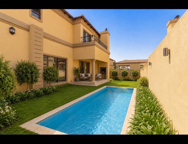 4 BEDROOM FREEHOLD FOR SALE IN BROADACRES